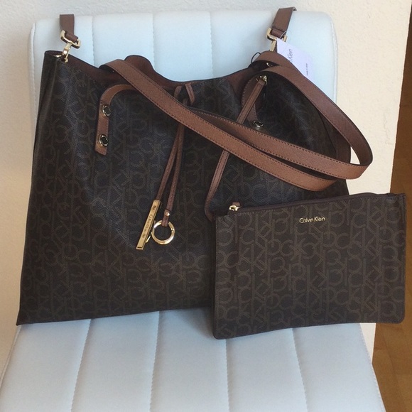 NWT Calvin Klein Brown Gold Monogram Reversible Crossbody Purse Tote - Picture 15 of 16